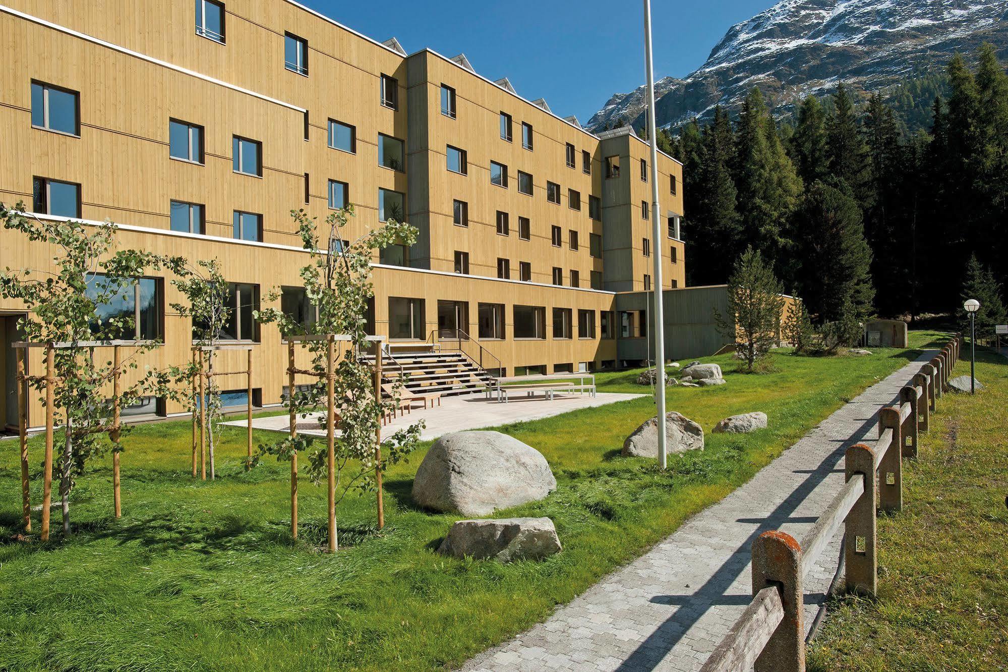 St. Moritz Youth Hostel Ngoại thất bức ảnh